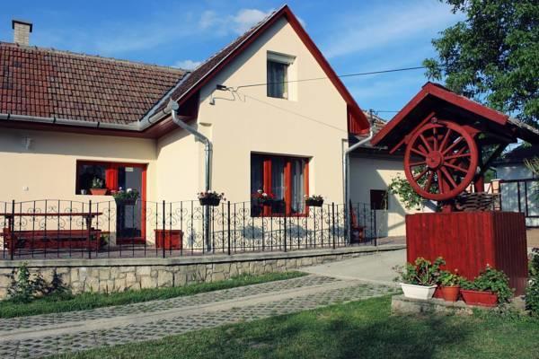 Zempleni Vendeghaz Hotel Erdőbénye Buitenkant foto